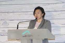 Secretary for Transport and Housing Eva Cheng says that HKIA has always been providing world-class services for passengers and cargo, thanks to AA for making timely investments in improving facilities to enhance the handling capacity of the airport.