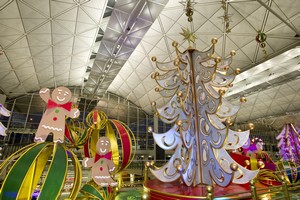 HKIA is staging a series of festive activities and events for travellers from around the world. These include Christmas carol singing, Christmas characters distributing gifts, dance performances and LED Christmas tree workshops.