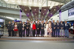 (Seventh left on front row; from left to right) Fred Lam, Chief Executive Officer of the AA; Anita Fung, Chairlady of the AA’s Arts and Culture Advisory Committee; Professor Anthony Cheung Bing-leung, Secretary for Transport and Housing; and Jack So Chak-kwong, Chairman of the AA, celebrate the launch of