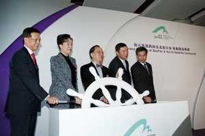Officiating guests of today's ceremony include (from left to right) Stanley Hui Hon-chung, CEO of the AA; Guo Li, Deputy Director, Liaison Office of the Central People's Government in the HKSAR; The Hon Donald Tsang, Chief Executive of the HKSAR; Dr Marvin Cheung Kin-tung, Chairman of the AA; and Pu Zhaozhou, Director, Taiwan, Hong Kong and Macao Affairs Office, Civil Aviation Administration of China.